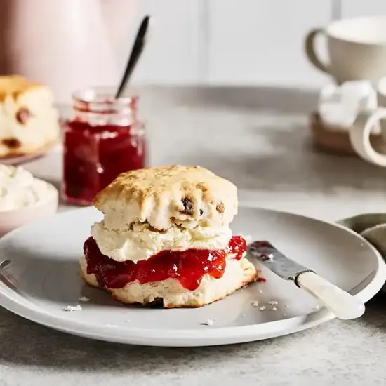 Giant Sultana Scones (Giant Sultana Scones_P1)